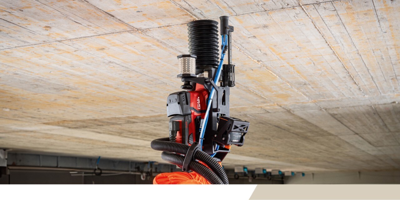 Nahaufnahme des Hilti Jaibots bei der Arbeit an der Decke.