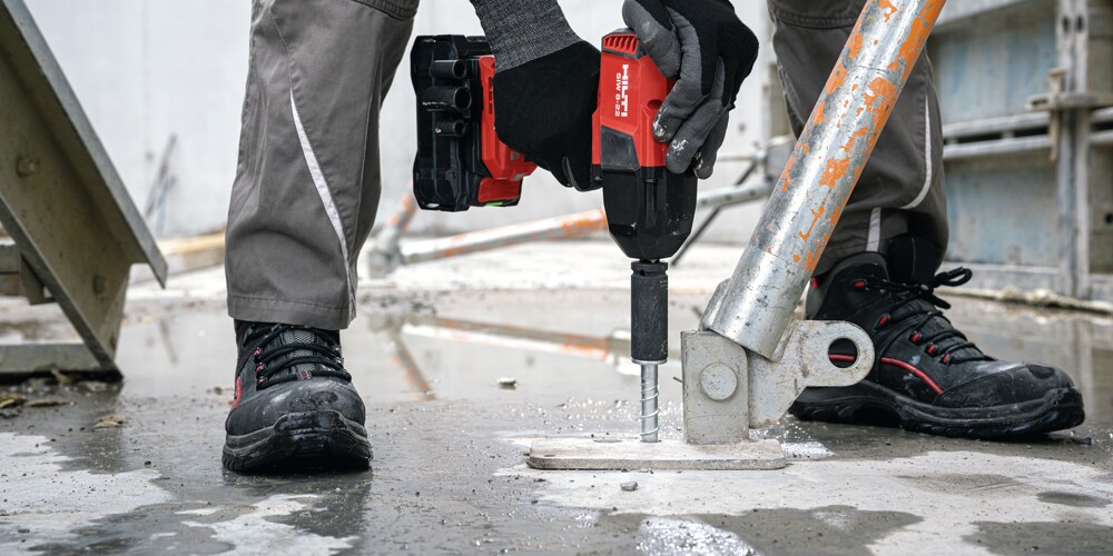 Aanslag met SIW 8-22