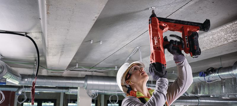 BX 4-ME-22-accuschiethamer voor beton (M&E uitvoering) Nuron-accuschiethamer voor het monteren van kabels, leidingen en draadbouten aan beton, staal en metselwerk Toepassingen 1