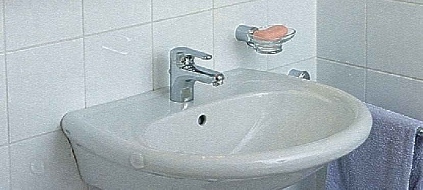 HUD-1 Kunststof wandplug Economische universele kunststof muurpluggen voor lichte bevestiging aan holle en massieve muren Toepassingen 1