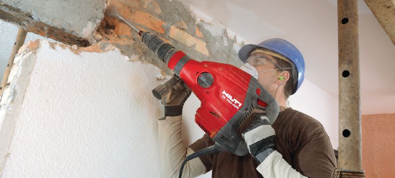 TE 700-AVR SDS-Max sloophamer Krachtige SDS Max (TE-Y)-sloophamer voor zwaar beitelwerk in beton en metselwerk, met actieve vibratiereductie (AVR) Toepassingen 1