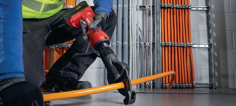 NCT 53 C-22 accu kabelschaar voor koper/aluminium Inline kabelschaar op accu voor koper- en aluminiumkabels tot 2 │ 50 mm (Nuron accuplatform) Toepassingen 1
