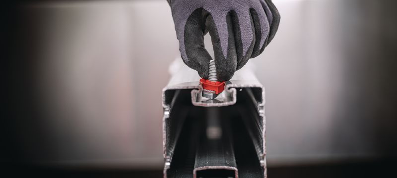 MT-THB OC Hamerkop bout Hamerkop bout voor bevestiging van verbindingen en andere constructie-elementen in de montagesleuf van MT naadloze kokerprofielen in matig corrosieve omgevingen Toepassingen 1