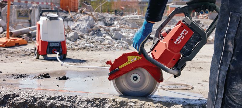 DSH 700-22 accu afkortzaag (handgreep aan de achterkant) Accu afkortzaag met handgreep aan de achterkant voor beton, metaal en metselwerk voor zware toepassingen (Nuron accuplatform) Toepassingen 1