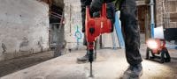 TE 60-22 accuboorhamer Krachtige SDS Max (TE-Y) accuboorhamer met actieve vibratiereductie en beveiliging tegen vastslaan voor zwaar boor- en beitelwerk in beton (Nuron) Toepassingen 3