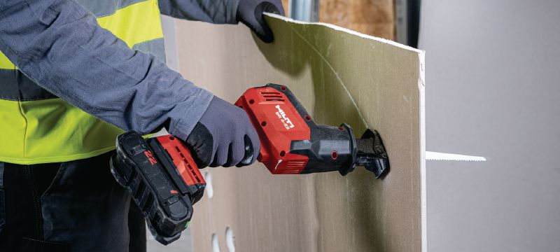 SR 4-22 reciprozaag voor gebruik met één hand Compacte en lichte accureciprozaag zonder koolborstels voor éénhandbediening voor alledaags sloopwerk en snel, precies zagen (Nuron accuplatform) Toepassingen 1