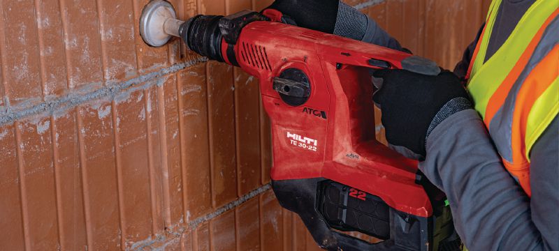 TE 30-22 accu-boorhamer Krachtige SDS Plus (TE-C) boorhamer op accu met Active Torque Control (ATC) en Actieve Vibratie Reductie (AVR) voor boren en beitelen in beton (Nuron accuplatform) Toepassingen 1