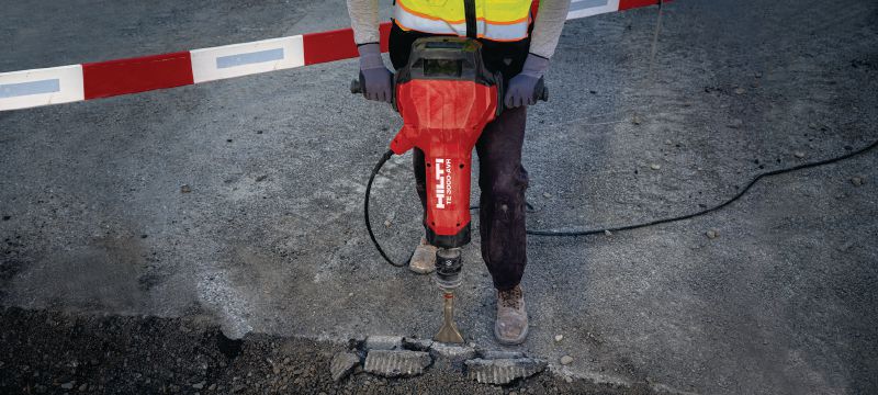 TE 3000-AVR elektrische sloophamer voor zware toepassingen Uitzonderlijk krachtige hak- en breekhamer voor het slopen van zwaar beton, asfaltsnijden, grondwerk en het aandrijven van aardingsstaven Toepassingen 1