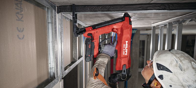 BX 4-IF-22-accu-schiethamer(IF-editie) Accuschiethamer met Nuron-accu voor het bevestigen van gipsplaatrail en andere materialen op beton, staal en metselwerk Toepassingen 1