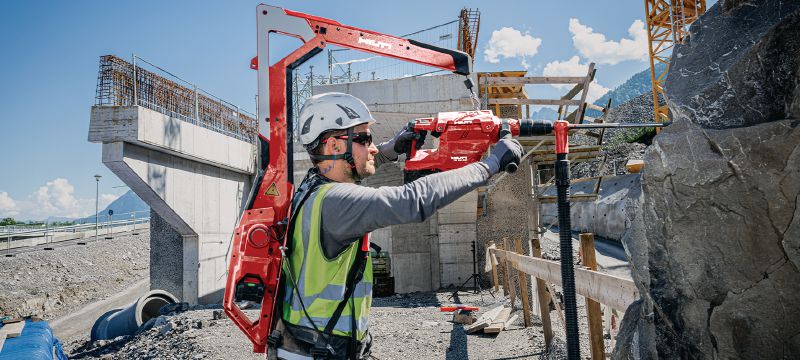 EXO-T-22 Tool balancer Draagbare Tool balancer met een actieve gewichtsverdeling om te werken zonder last van de zwaartekracht tijdens zware muursloopwerkzaamheden en booractiviteiten (Nuron-accuplatform) Toepassingen 1