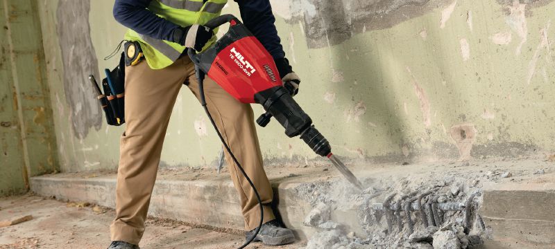 TE 1000-AVR TE-S sloophamer Veelzijdige hak- en breekhamer voor het slopen of hakken van vloeren en incidentele muurtoepassingen (met universeel netsnoer) Toepassingen 1
