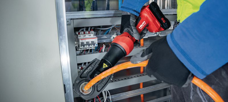 NUN 54-22 accu pers- en kniptang voor 6 ton druk Universele pers- en kniptang voor 6 ton druk op accu met verwisselbare bekken (Nuron accuplatform) Toepassingen 1