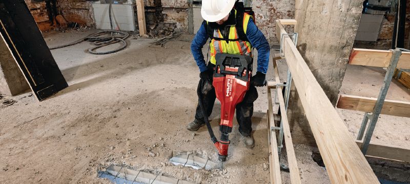 TE 2000-22 hakhamer op accu Krachtige accu-aangedreven hakhamer voor het breken van beton en andere sloopwerkzaamheden (Nuron-accuplatform) Toepassingen 1