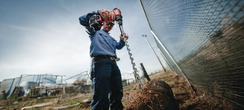 SF 10W-22 boor- en schroefmachine op accu Boor- en schroefmachine op accu met hoger koppel, speciaal voor veeleisende toepassingen in hout en andere materialen Toepassingen 1