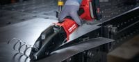 SSH 6-22 plaatschaar op accu Plaatschaar op accu met hoge capaciteit voor snel knippen in plaatstaal, profielen en HVAC kanalen tot 2,5 mm│maat 12 (Nuron accuplatform) Toepassingen 6