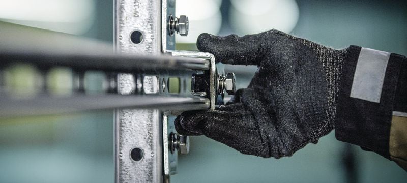 MT-CC-40/50 FL voorgemonteerde U-bevestiging Klem met voorgemonteerde snel vergrendelende moer en bout voor kanaal-naar-kanaal kruisverbindingen met MT-schoorkanaal Toepassingen 1