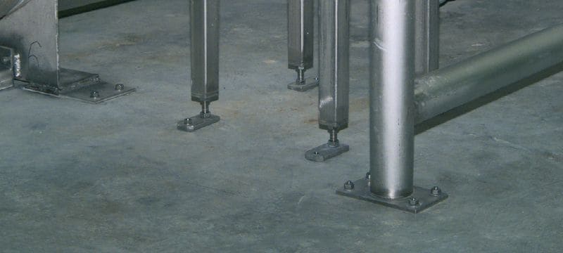 HSA-R roestvrijstalen segmentanker Premium segmentanker voor alledaagse statische belastingen in ongescheurd beton (roestvast staal A4) Toepassingen 1