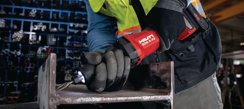 GDG 6-22 matrijsslijper op accu Matrijsslijper op accu met variabele snelheid met krachtige koolborstelloze motor en extra looptijd voor metaalproductie en architectonische metaalbewerking (Nuron accuplatform) Toepassingen 1