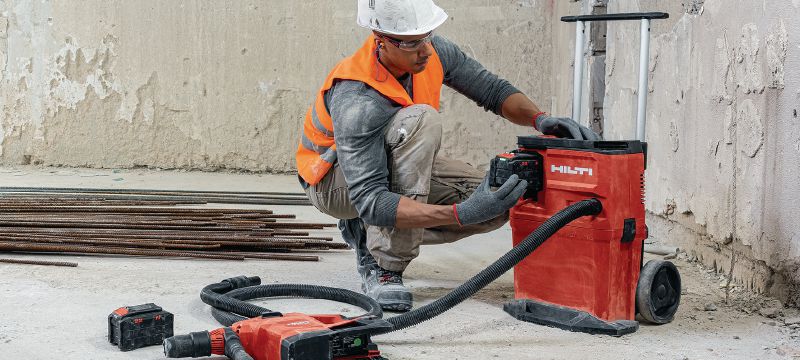 VC 4LX-22 T15 L-klasse accustofafzuiger Krachtige accustofafzuiger met groot reservoir voor aansluiting op elektrisch gereedschap en schoonmaakwerkzaamheden (nat & droog), tank van 15 liter (Nuron-accu) Toepassingen 1