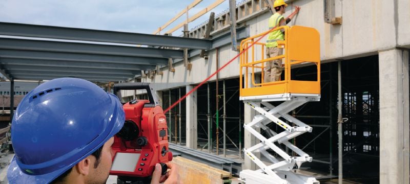 POS 18 total-station voor de bouw Nauwkeurig totalstation voor de bouw, bediening door twee personen met nauwkeurige hoekmeting tot 3  Toepassingen 1