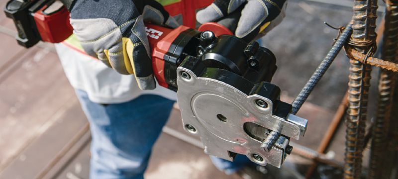 NRC 6-22 accu wapeningsnijder Accu wapeningsnijder voor vonkarm koud zagen van draadstangen en (25 mm / #8) wapening (Nuron accu platform) Toepassingen 1