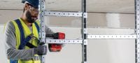 MT-40 C-Rail C-Rail voor middelzwaar gebruik met MT-FL/MT-TL-componenten in binnenruimtes Toepassingen 1