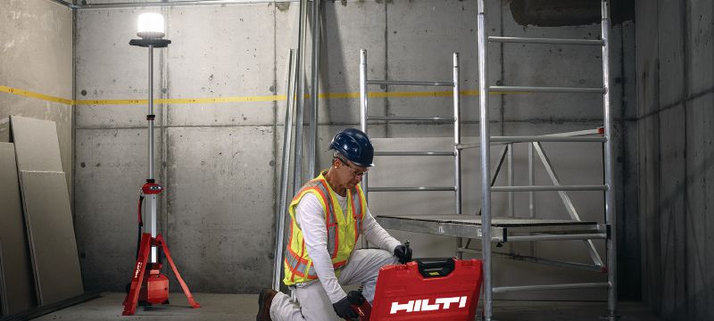 Accu bouwlamp op statief SL 10-22 Krachtige accu bouwlamp op statief met 360° lichtdekking voor het binnen verlichten van de bouwplaats Toepassingen 1