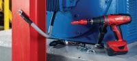 S-BT-EF HC schroefbout Schroefdraadbout (koolstofstaal, metrische schroefdraad) voor elektrische verbindingen op staal in licht corrosieve omgevingen, aanbevolen maximale doorsnede van de verbonden kabel 120 mm² Toepassingen 7