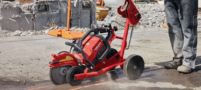 DSH 700-22 accu afkortzaag (handgreep aan de achterkant) Accu afkortzaag met handgreep aan de achterkant voor beton, metaal en metselwerk voor zware toepassingen (Nuron accuplatform) Toepassingen 1