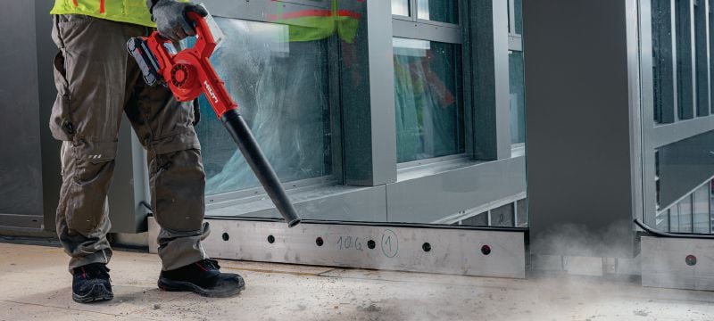 NBL 4-22 Compacte accublazer Compacte blazer op accu voor het ruimen van puin op de bouwplaats en het voorbereiden van werkoppervlakken (Nuron accuplatform) Toepassingen 1