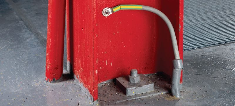 S-BT-EF HC schroefbout Schroefdraadbout (koolstofstaal, metrische schroefdraad) voor elektrische verbindingen op staal in licht corrosieve omgevingen, aanbevolen maximale doorsnede van de verbonden kabel 120 mm² Toepassingen 1